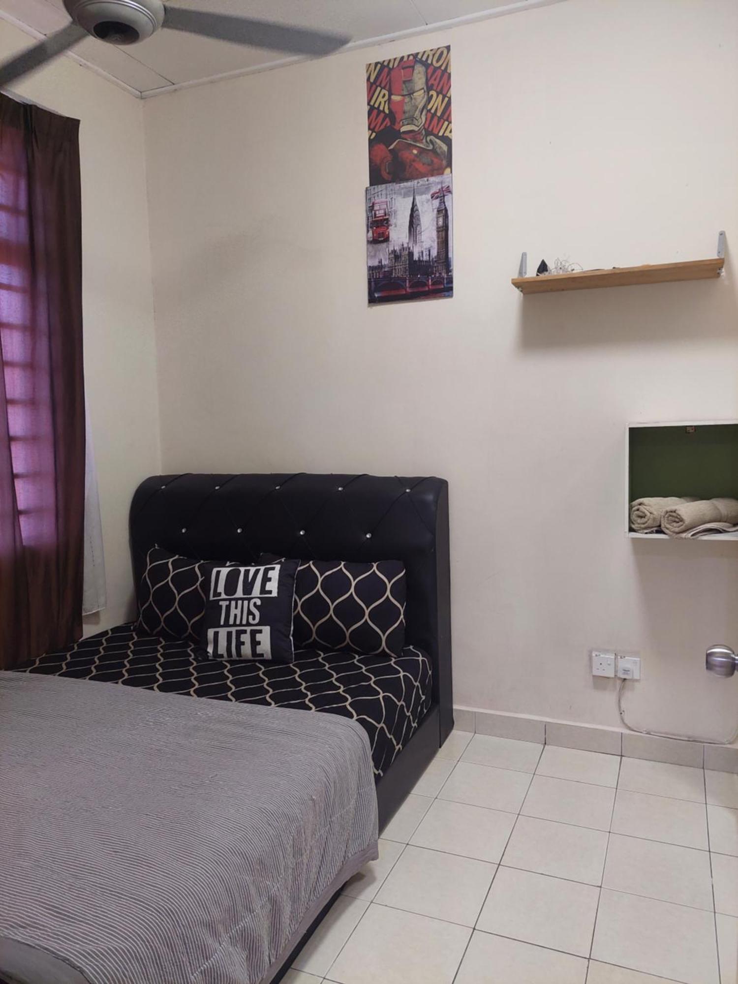 E&A Homestay Klia/ Sepang/ Nilai Екстер'єр фото