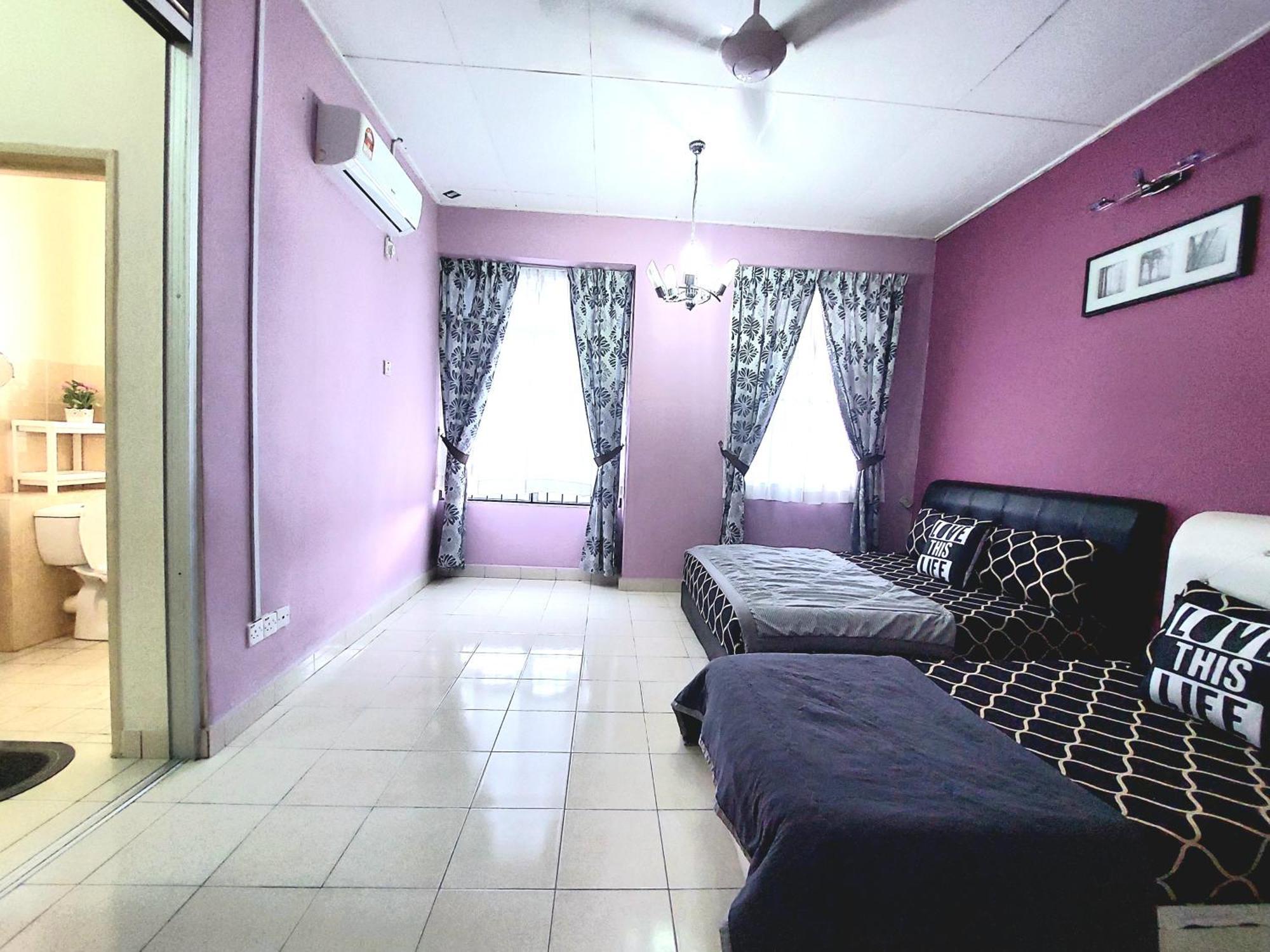 E&A Homestay Klia/ Sepang/ Nilai Екстер'єр фото