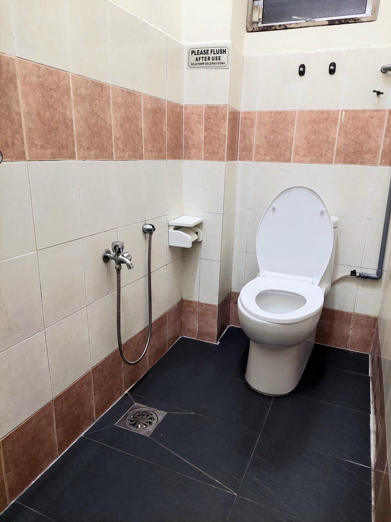 E&A Homestay Klia/ Sepang/ Nilai Екстер'єр фото