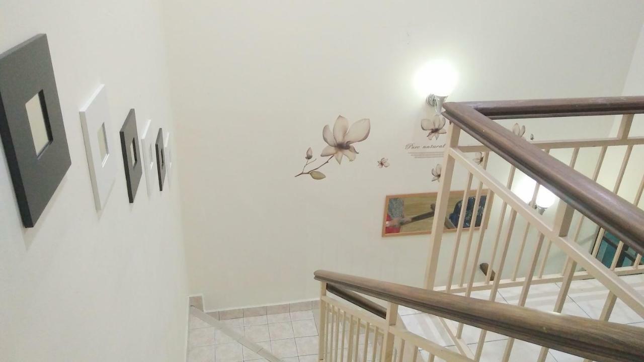E&A Homestay Klia/ Sepang/ Nilai Екстер'єр фото