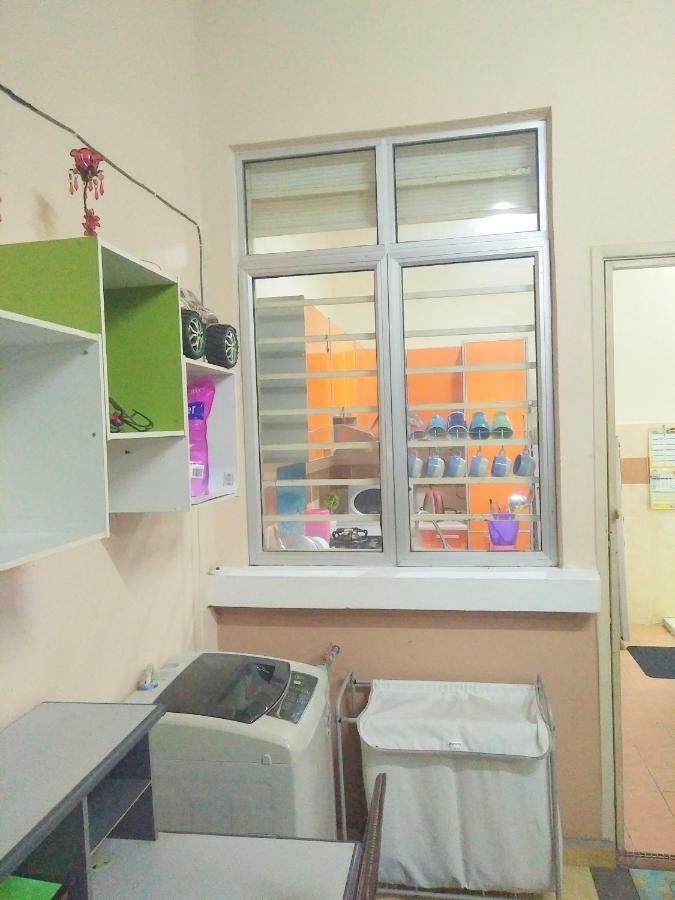E&A Homestay Klia/ Sepang/ Nilai Екстер'єр фото