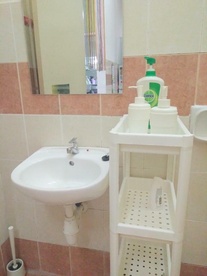 E&A Homestay Klia/ Sepang/ Nilai Екстер'єр фото